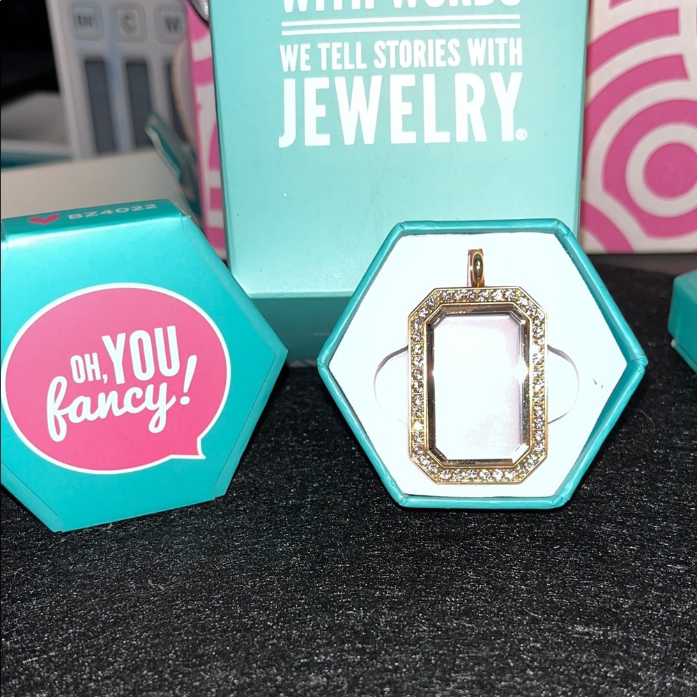Gold Heritage Locket with Crystals